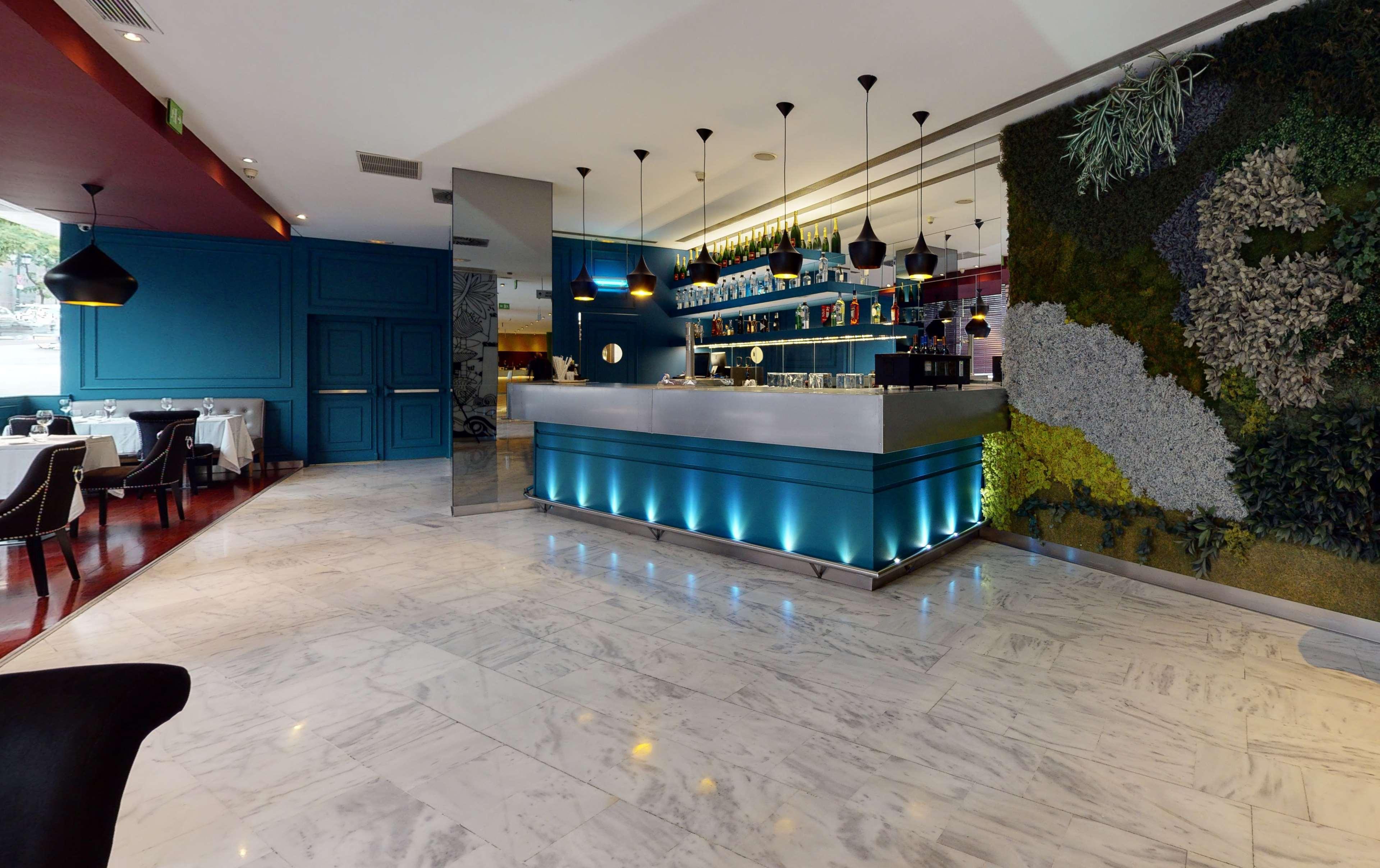 Hotel Radisson Red Madrid Esterno foto