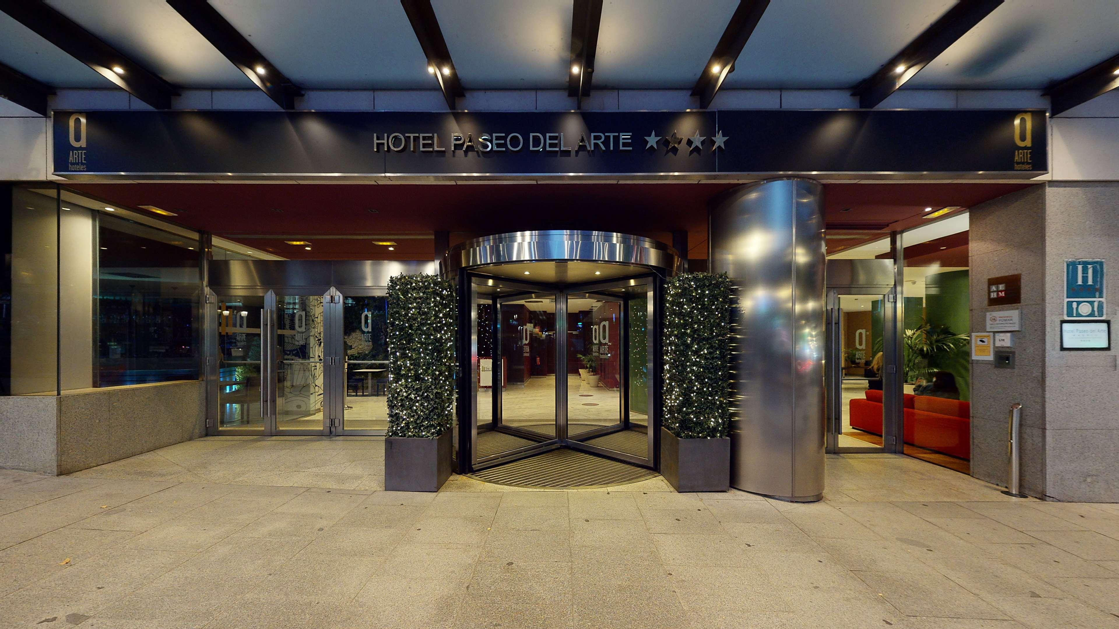 Hotel Radisson Red Madrid Esterno foto