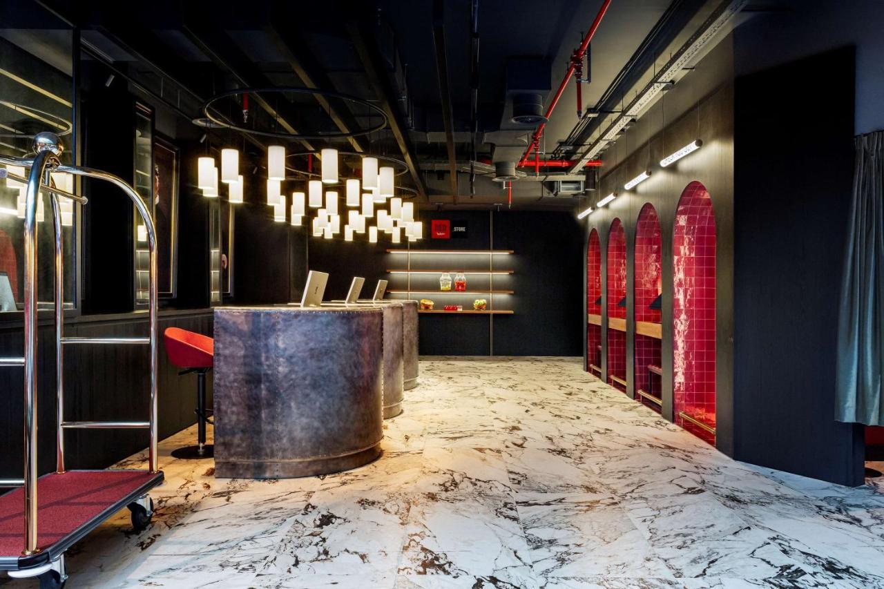 Hotel Radisson Red Madrid Esterno foto