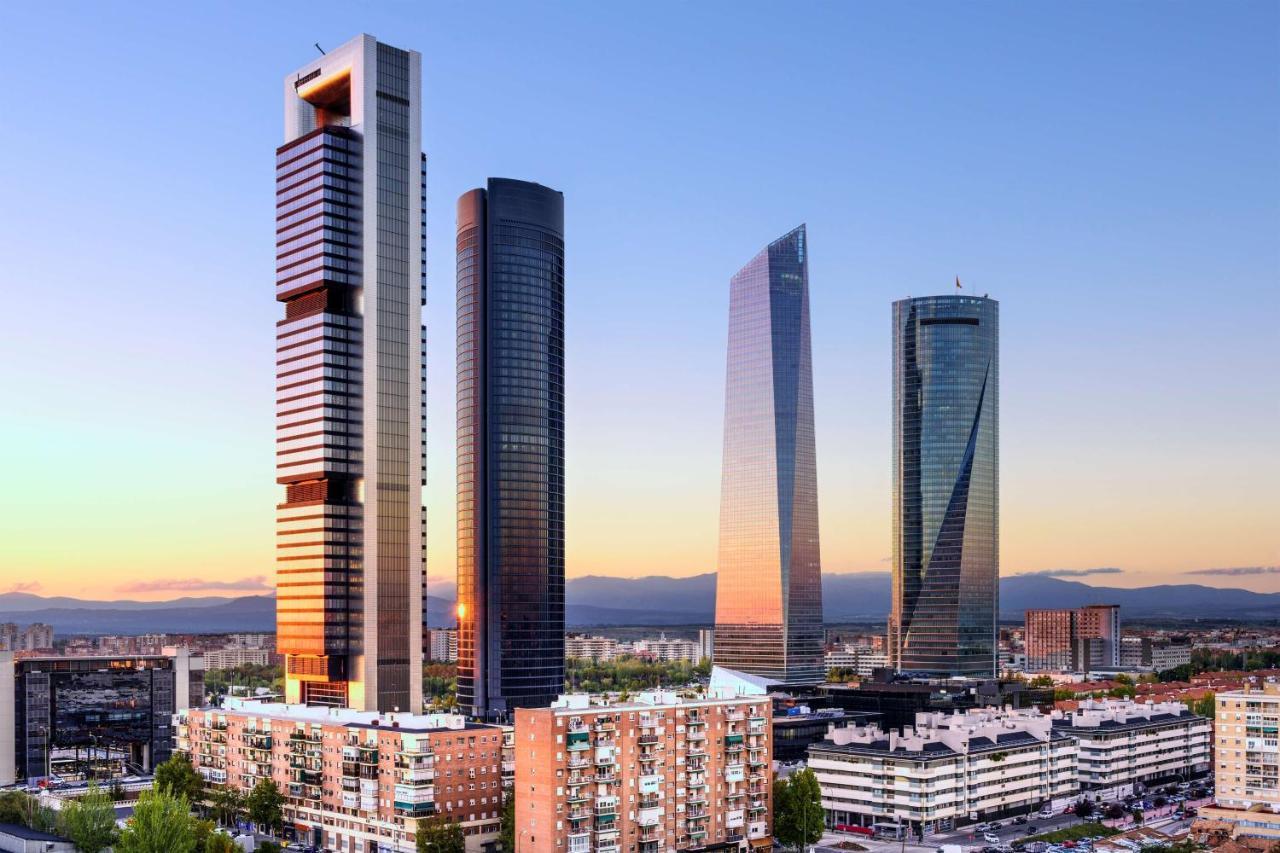 Hotel Radisson Red Madrid Esterno foto