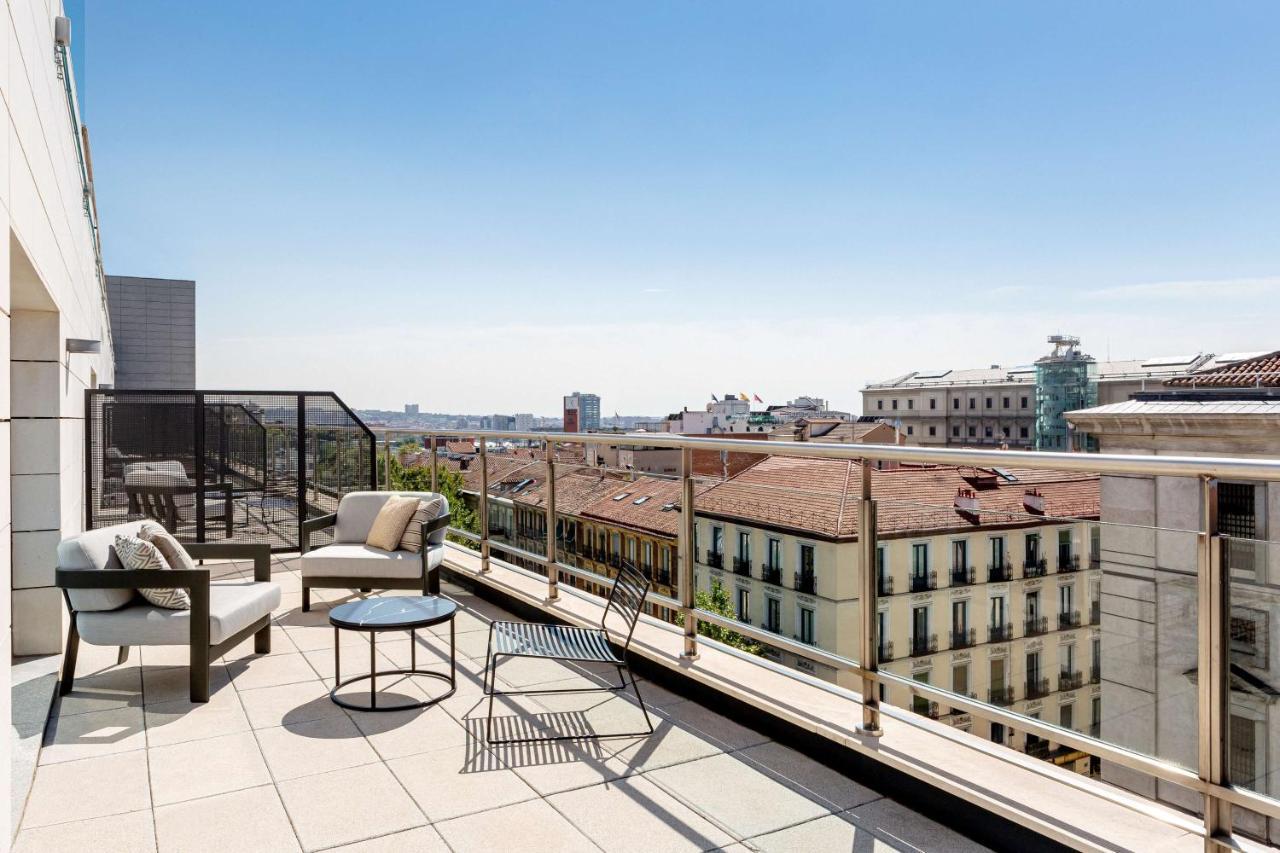 Hotel Radisson Red Madrid Esterno foto