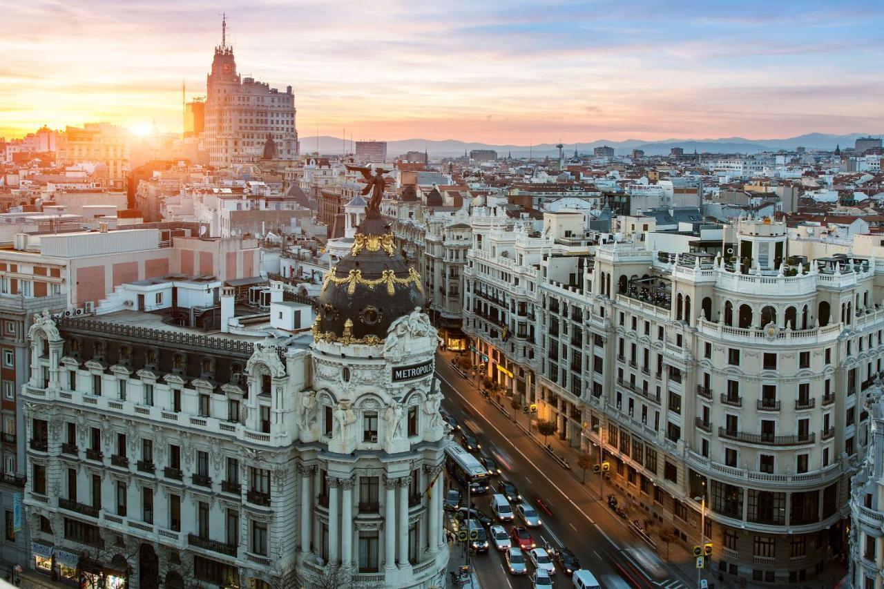 Hotel Radisson Red Madrid Esterno foto